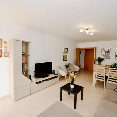 Bloom - Great In Quiet Area Alfeizerao