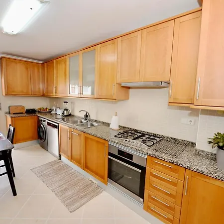 Bloom - Great In Quiet Area Apartament *