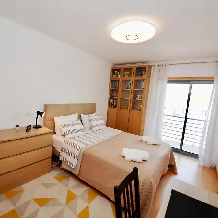 Bloom - Great In Quiet Area Apartament *